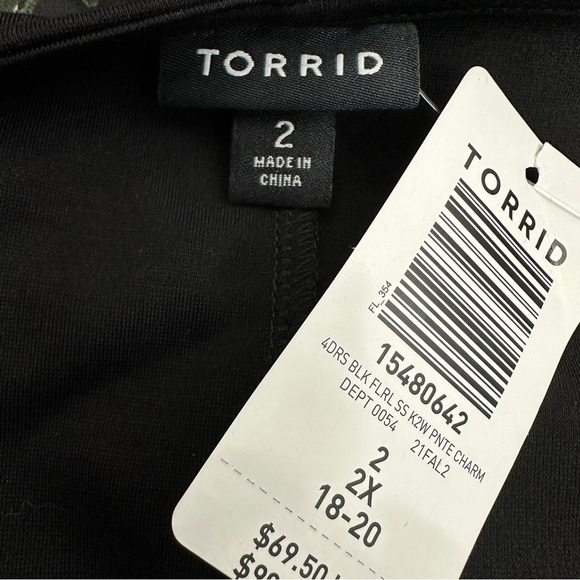 Torrid black floral snake knit skater dress NWT 2X - Picture 7 of 8